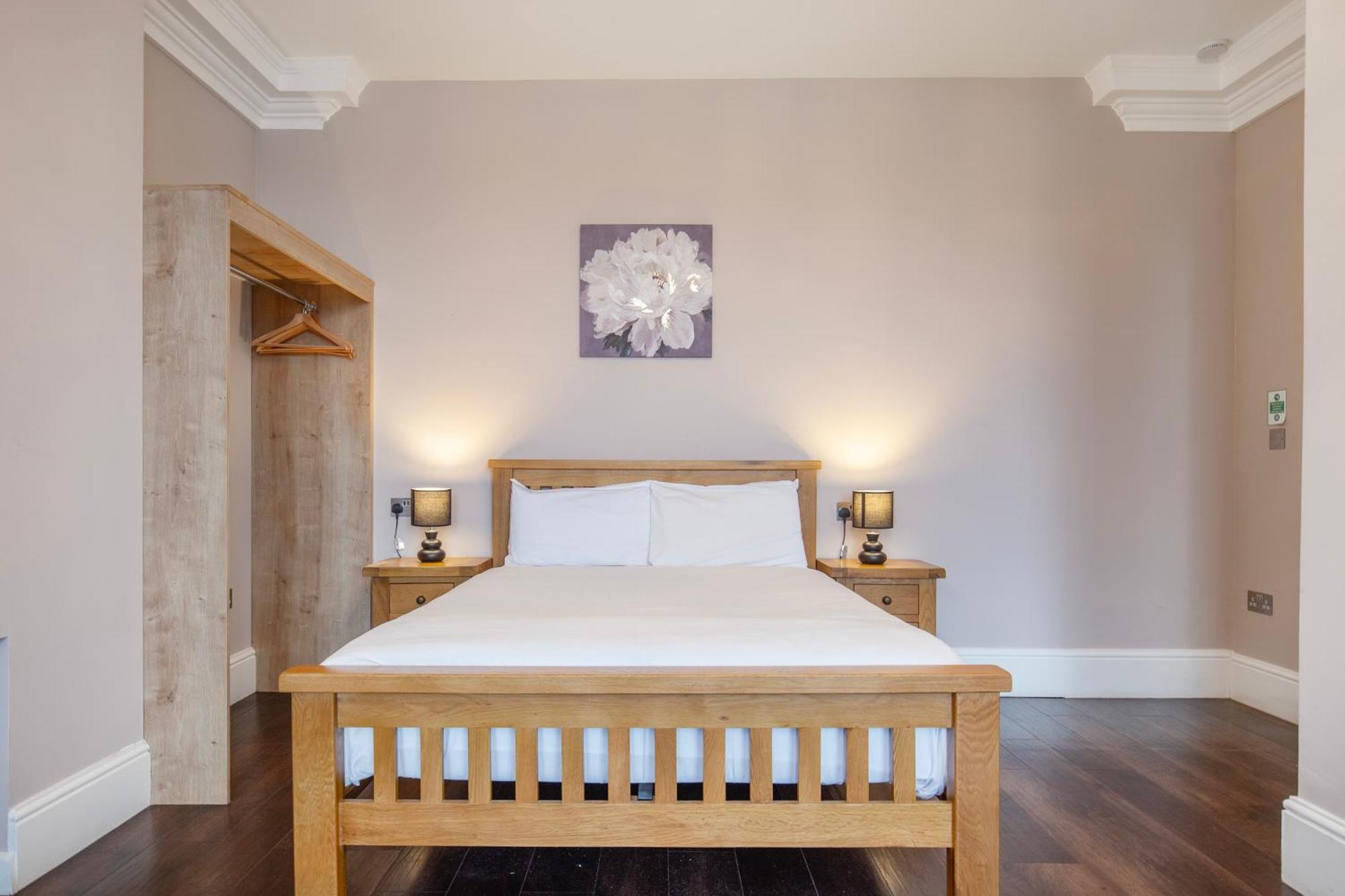 Marlborough 3*
